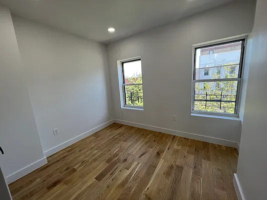 Rented by Compass | media 9