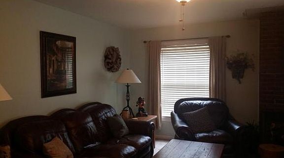 4th image of 1004 Bradford St