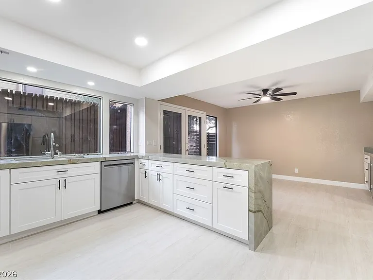 968 Pinehurst Dr — Photo 28