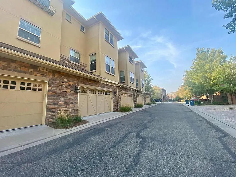 7877 Vallagio Ln — Photo 17
