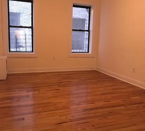 5th image of 679 Waring Ave APT 2B