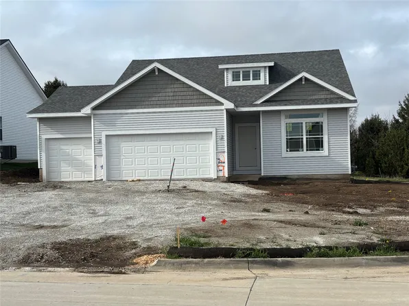 309 Maple Point, Winterset, IA 50273