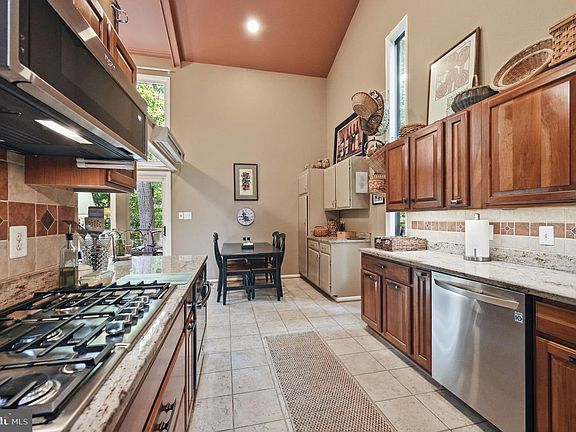 3rd image of 12313 Beechnut Ct