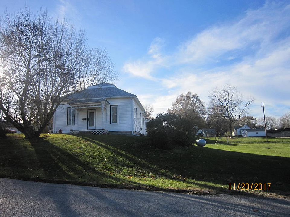2nd image of 403 N Main St
