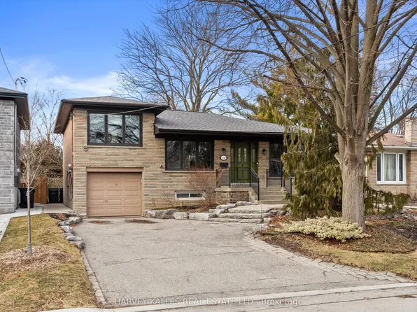 134 Santa Barbara Rd, Toronto, ON M2N 2C5
