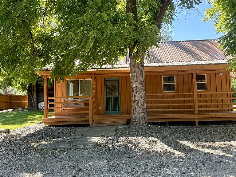 7242 Manastash Rd — Photo 1