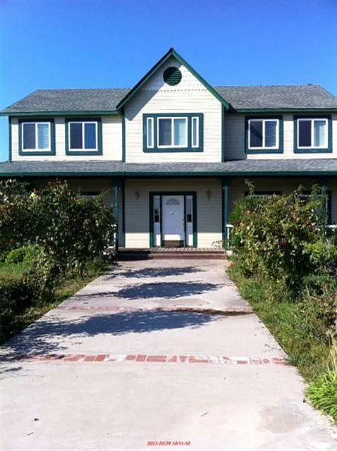 15251 Henry Rd photo 1
