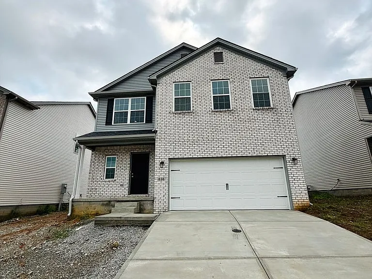 836 Halford Pl — Photo 1