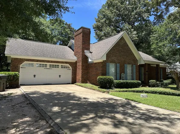 107 Rainbow Dr, Dothan, AL 36303