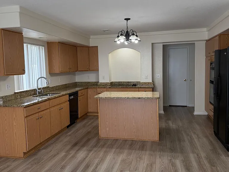 5170 Biscay Ct — Photo 11