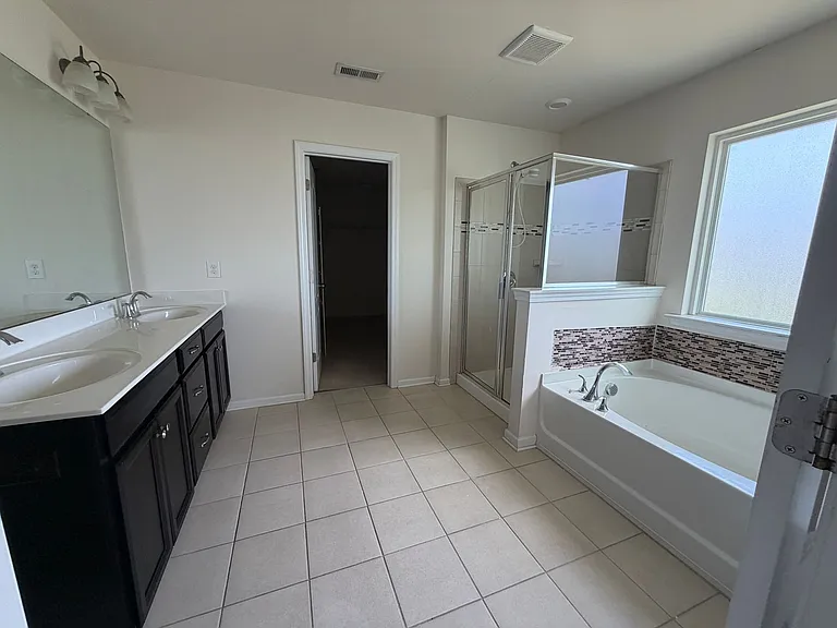 137 Sequoia St — Photo 13