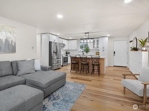 4th image of 6131 86th Street NE