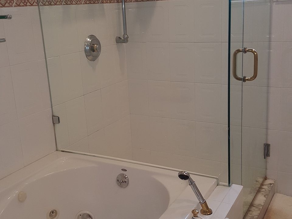 1st image of 4325 NW 95th Ter