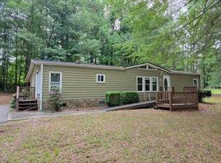 1 Sweetbriar Ct, Sharpsburg, GA 30277