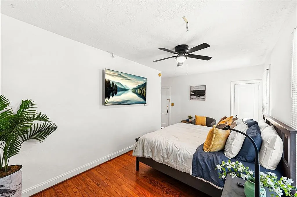 1 bed, 1.0 bath, $1,700 — Photo 3