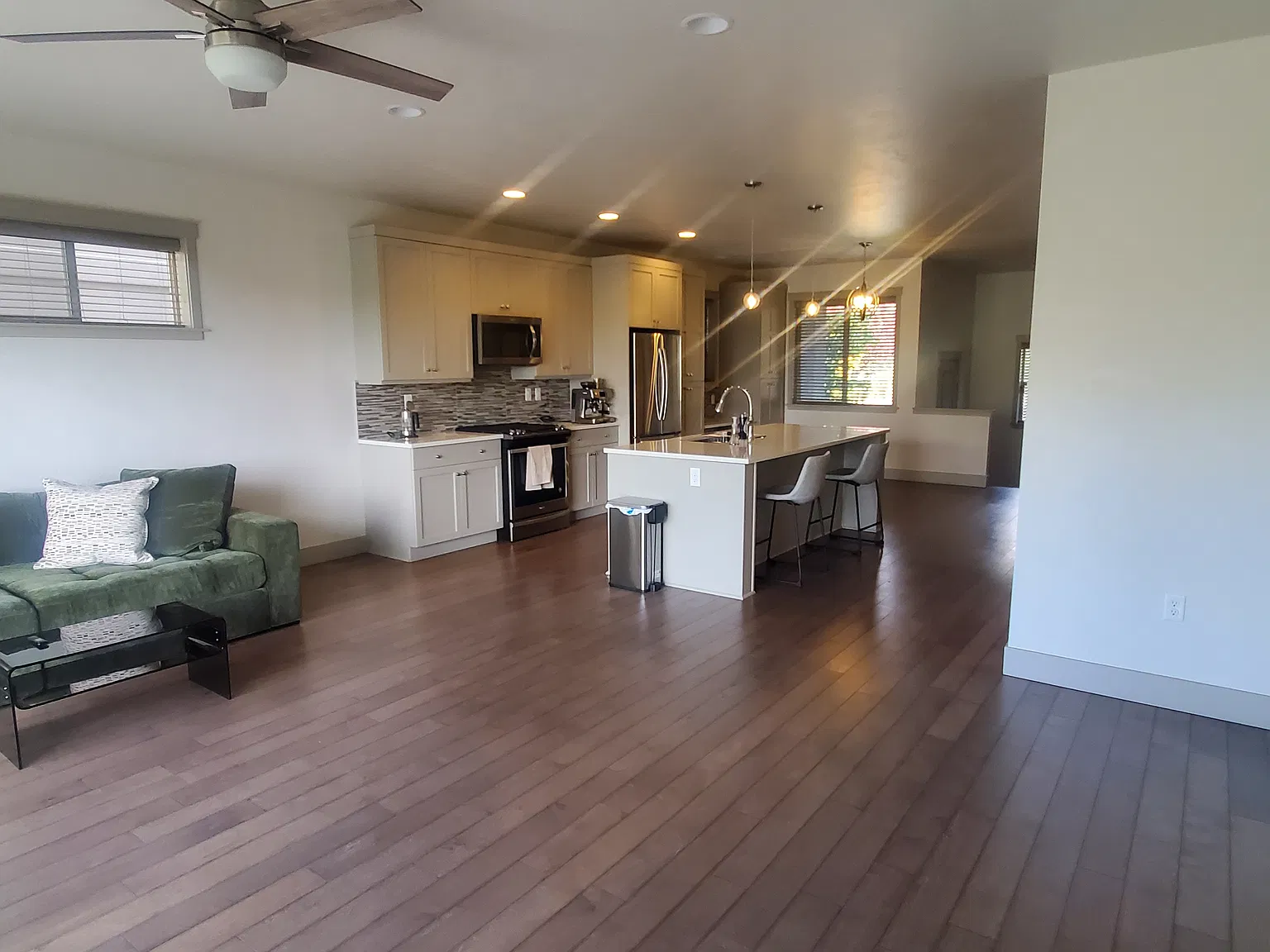 2 bed, 2000 sqft, $3,200 — Photo 3