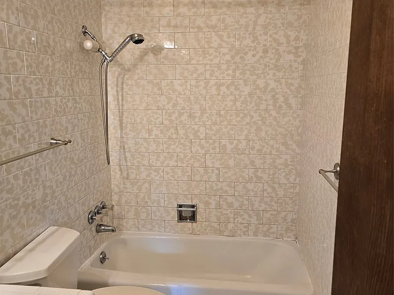 7805 S College Ave — Photo 15