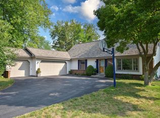 2208 Kioa Ct, Waukesha, WI 53188