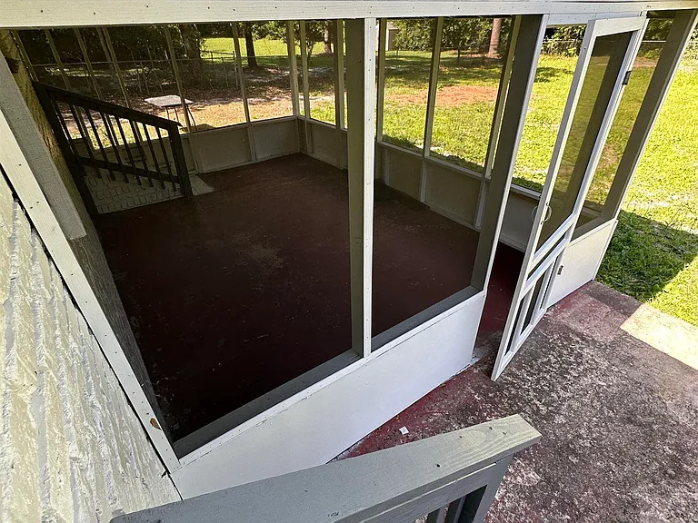 1021 Greenwood Dr — Photo 18