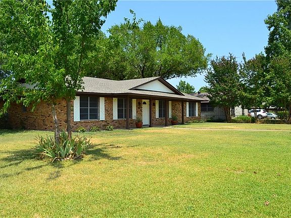 2nd image of 2417 Cindy Ln