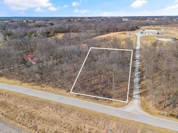 1571 Oakland Mills Rd, Mount Pleasant, IA 52641