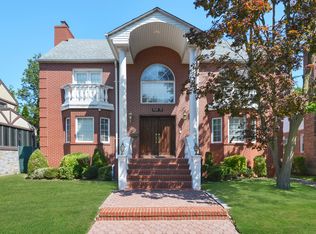 185-11 80th Rd, Jamaica, NY 11432