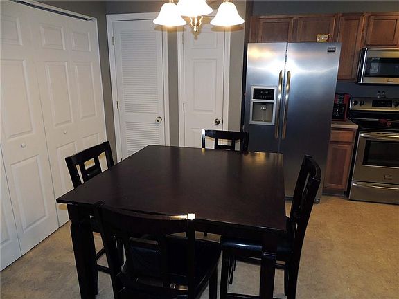 5th image of 432 Cricket Knoll Dr