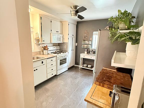 5th image of 1015 Pitman Ave