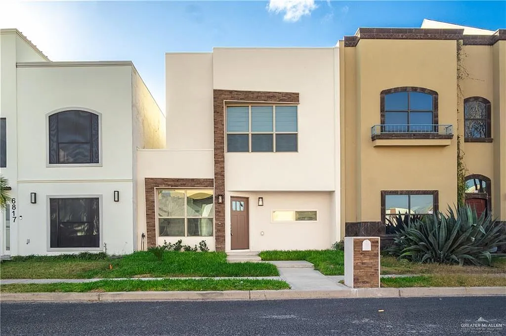 3 bed, 3.0 bath, 1572 sqft, $2,000 — Photo 1