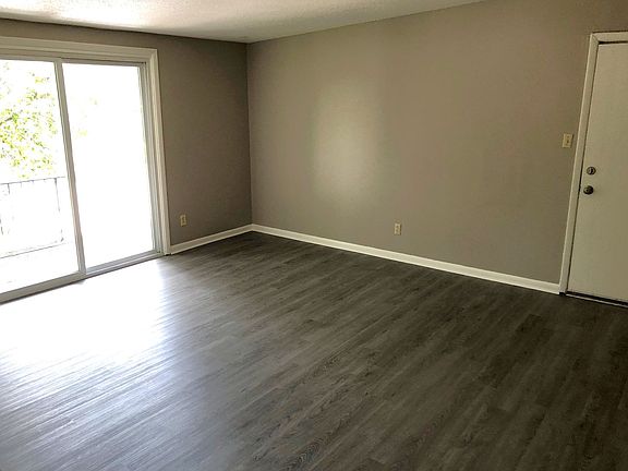 3rd image of 711 N 13th Ter APT E