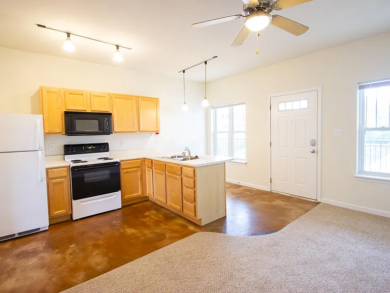 Scholar's Quad Collegiate Apartments — Photo 50