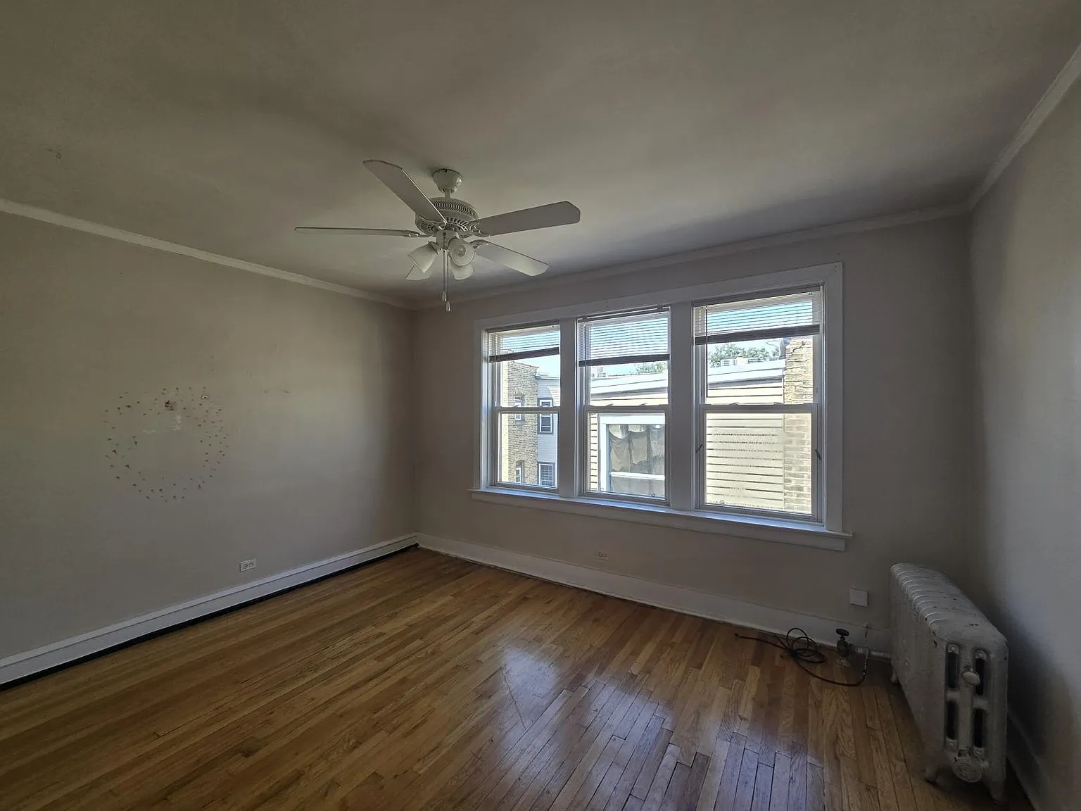 5030 North Springfield Avenue #3W — Photo 2