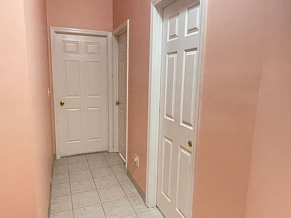 4th image of 3417 Fairfax Woods Dr
