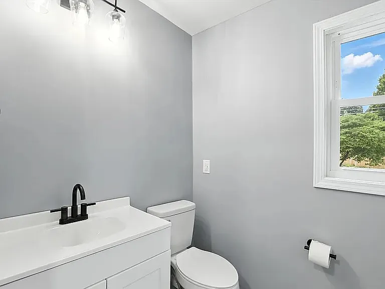 903 Lafayette St — Photo 16