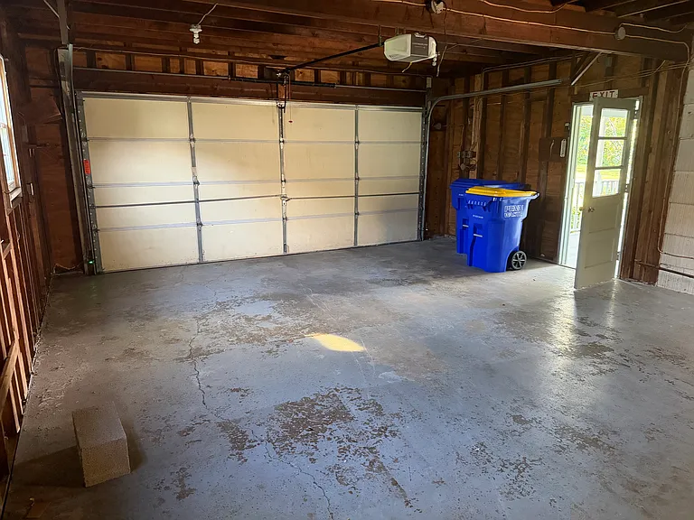 68 Pilgrim Dr — Photo 10