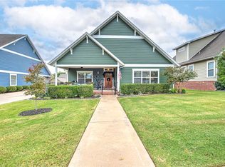 5808 W Willow St, Rogers, AR 72758