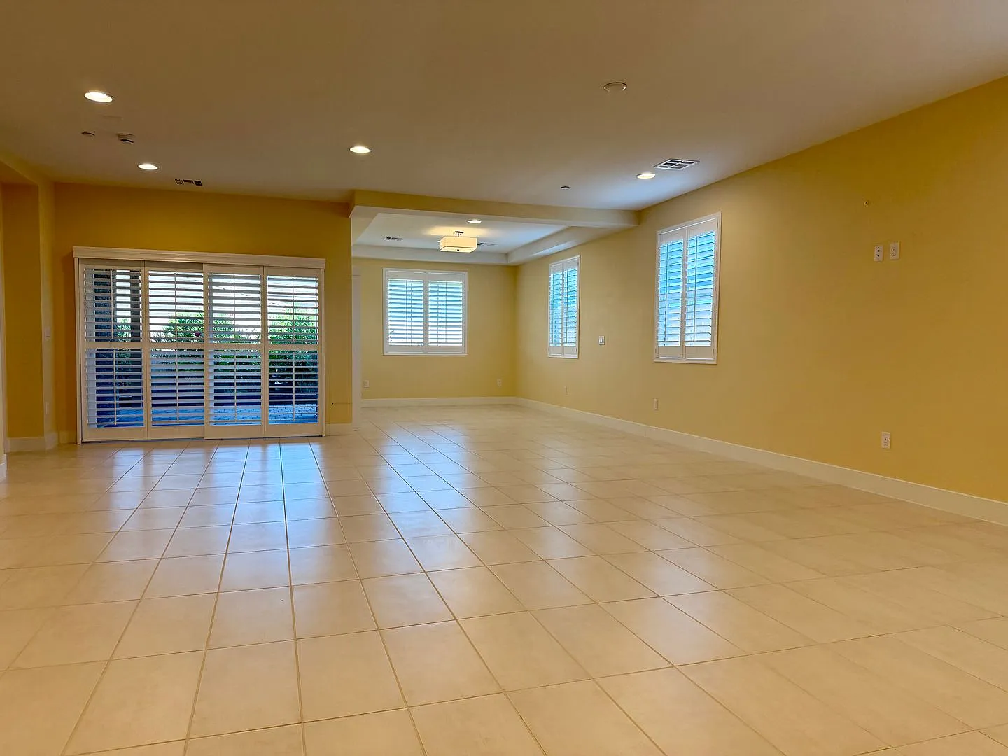 Stunning Inside and Out — Photo 2