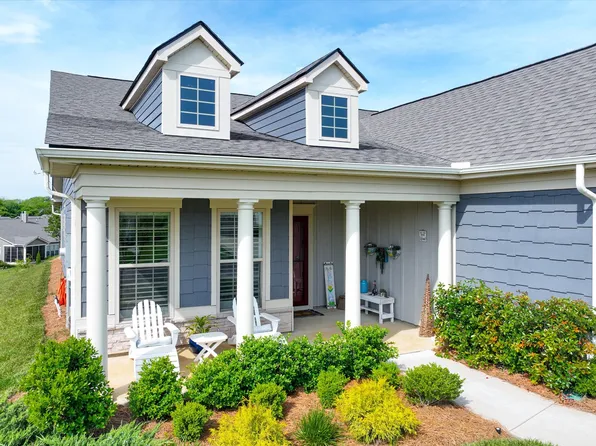 1055 Sumner Grv, Spring Hill, TN 37174
