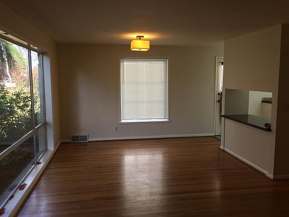 3rd image of 8008 42nd Ave NE