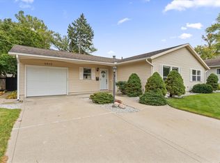 2910 Woodmont Dr, South Bend, IN 46614