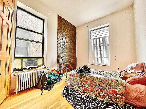 4th image of 188 E 3rd St APT 2S