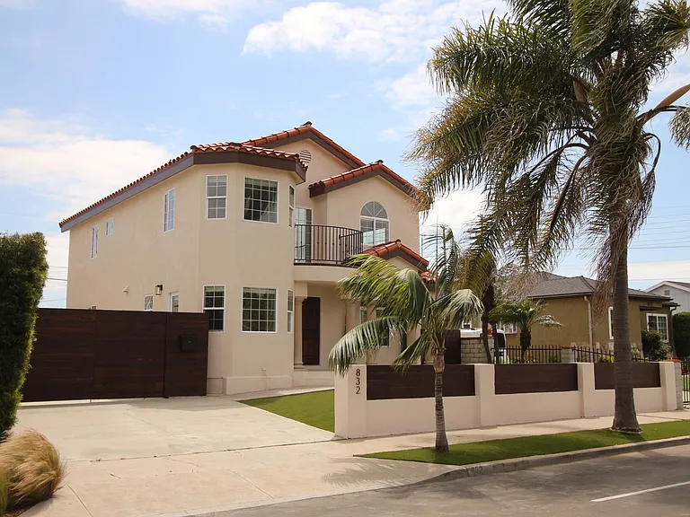 832 Rose Ave — Photo 11