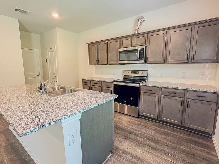 3387 Everly Dr — Photo 11
