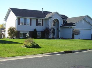 9029 Glacier Rd, Saint Bonifacius, MN 55375