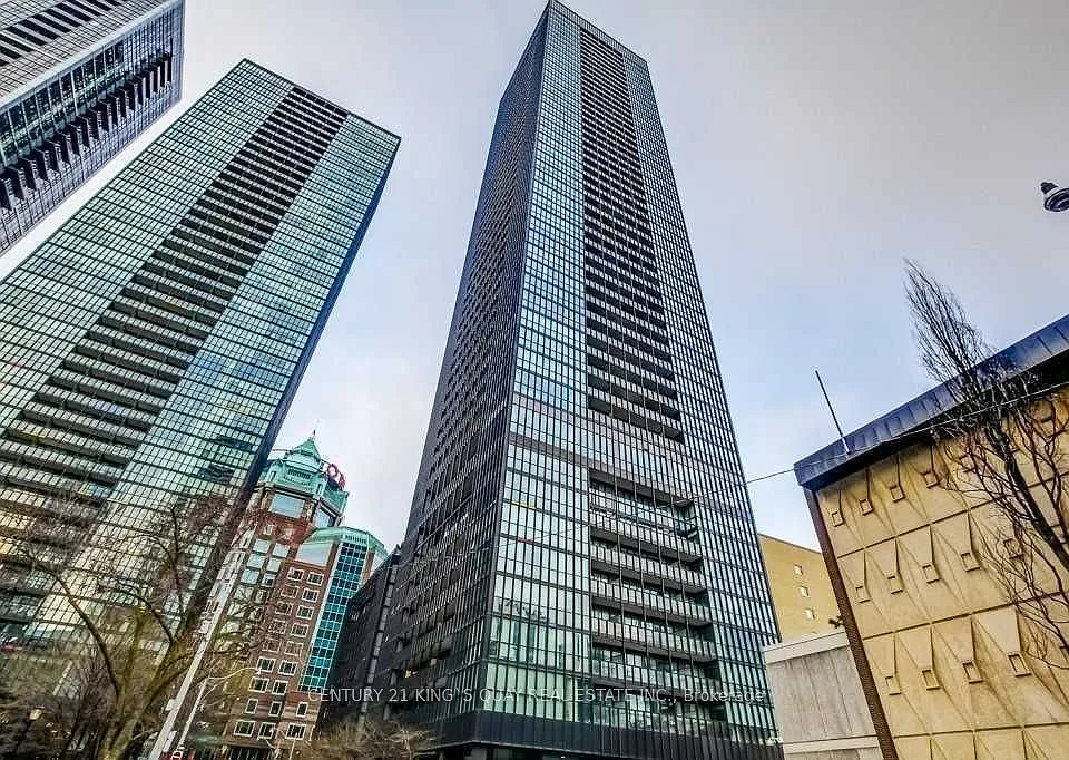 101 Charles St E #3502