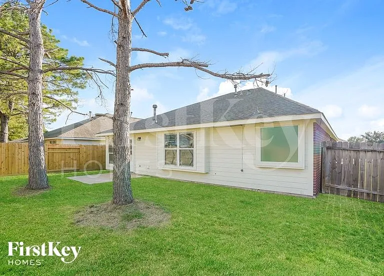 3310 Rainport Dr — Photo 15