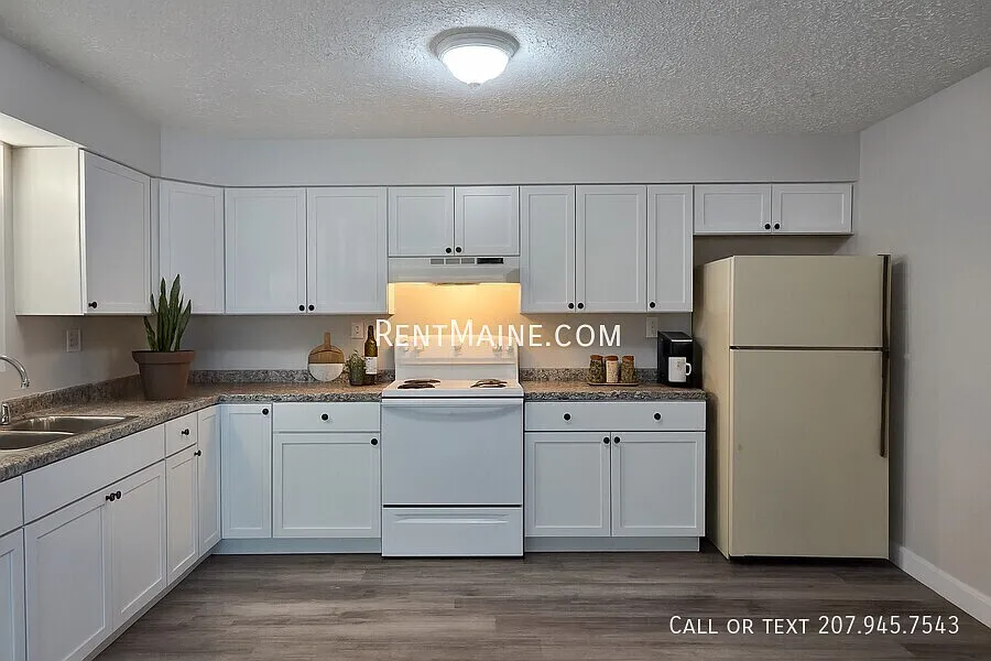 2 bed, $1,599 — Photo 2