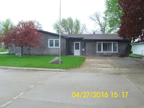 100 Circle Dr, Lake City, IA 51449
