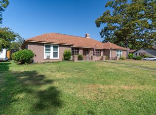 901 Sioux Ln, Hattiesburg, MS 39402
