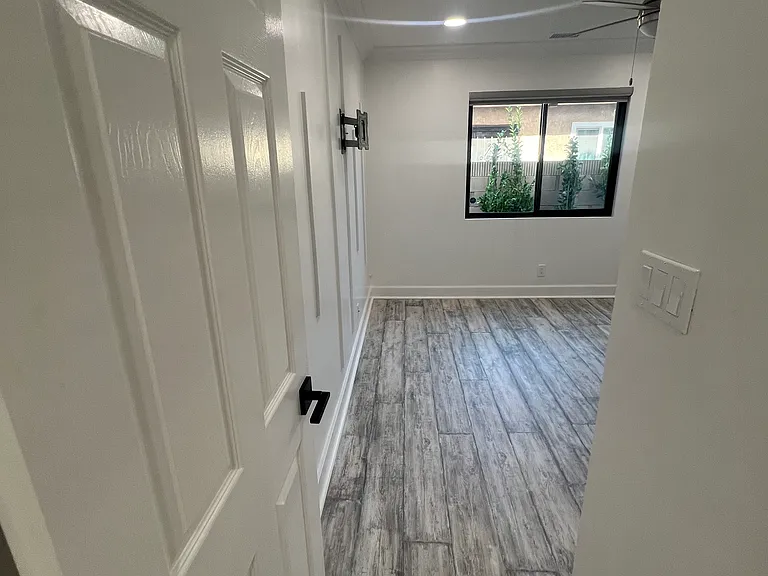 18828 Jersey Ave #1/2 — Photo 32